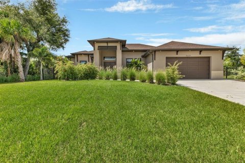 Villa ou maison à vendre à North Port, Floride: 4 chambres, 190.26 m2 № 1377949 - photo 2