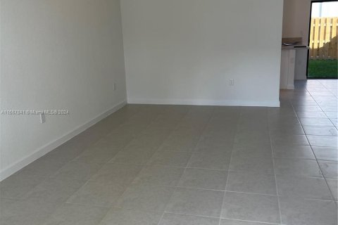 Townhouse in Homestead, Florida 3 bedrooms, 133.97 sq.m. № 1384187 - photo 4