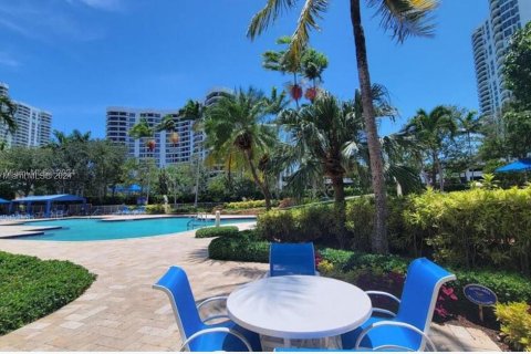 Condo in Aventura, Florida, 3 bedrooms  № 1415658 - photo 15