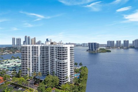 Condo in Aventura, Florida, 3 bedrooms  № 1415658 - photo 23