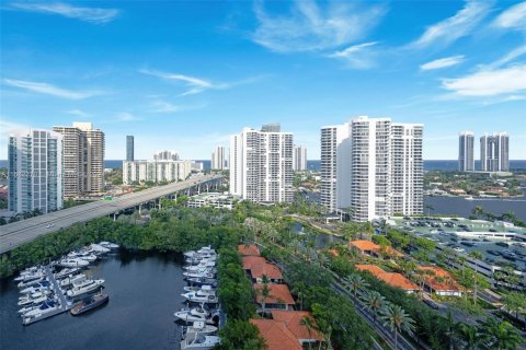 Condo in Aventura, Florida, 3 bedrooms  № 1415658 - photo 21