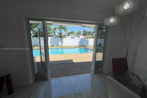 Casa en venta en Hollywood, Florida, 4 dormitorios, 142.33 m2 № 1229666 - foto 19