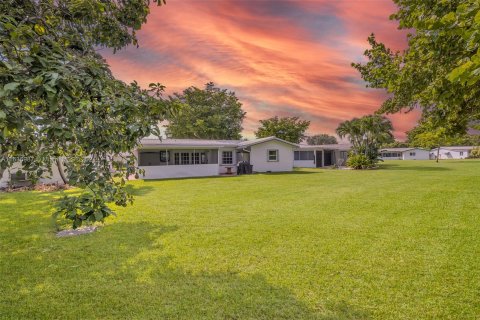 Villa ou maison à vendre à Plantation, Floride: 2 chambres, 129.88 m2 № 1311277 - photo 25