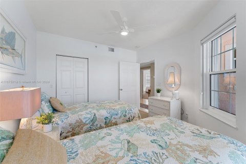 Condo in Hutchinson Island South, Florida, 2 bedrooms  № 1402696 - photo 8