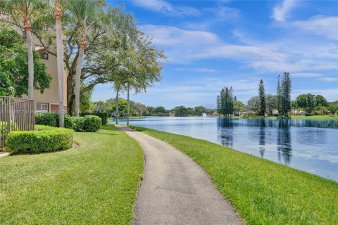 Condominio en venta en Coconut Creek, Florida, 3 dormitorios, 129.32 m2 № 1330122 - foto 6