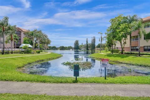 Condo in Coconut Creek, Florida, 3 bedrooms  № 1330122 - photo 5