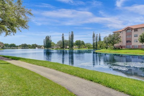 Copropriété à vendre à Coconut Creek, Floride: 3 chambres, 129.32 m2 № 1330122 - photo 7