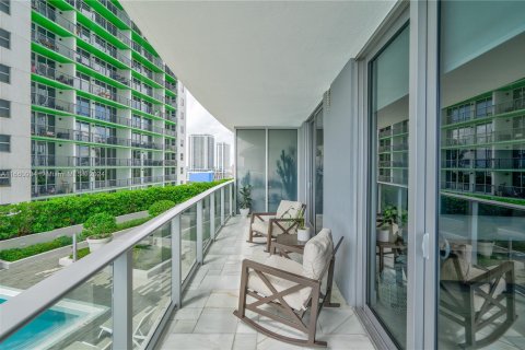 Condo in Miami, Florida, 2 bedrooms  № 1367225 - photo 24