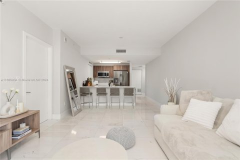 Condominio en alquiler en Miami, Florida, 2 dormitorios, 82.5 m2 № 1367225 - foto 9