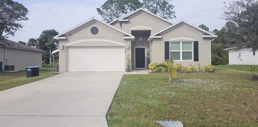 House in Palm Bay, Florida 3 bedrooms, 174.1 sq.m. № 856588
