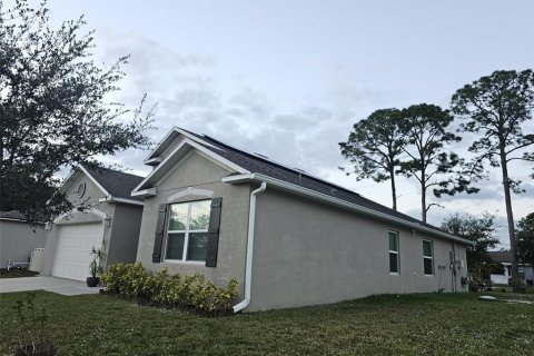 Villa ou maison à vendre à Palm Bay, Floride: 3 chambres, 174.1 m2 № 856588 - photo 2
