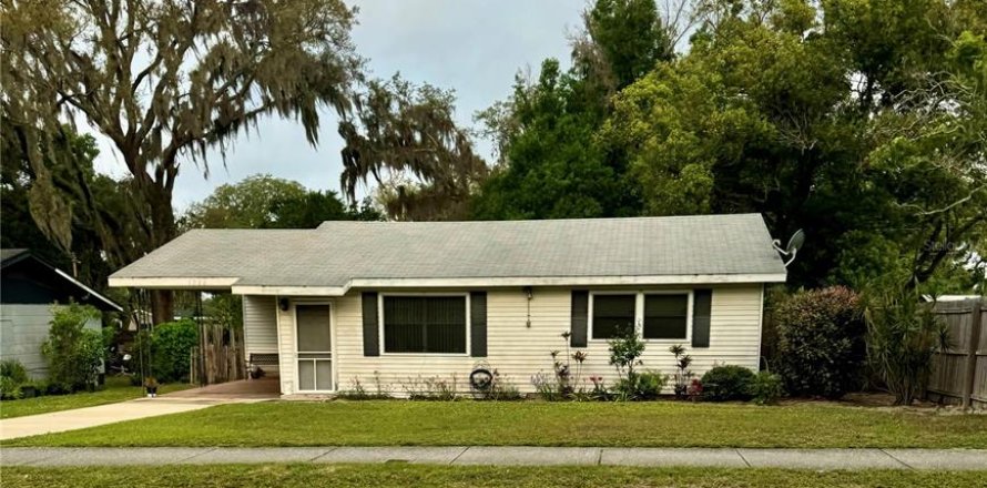 House in Lakeland, Florida 2 bedrooms, 79.9 sq.m. № 1137345