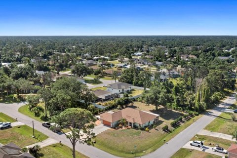 Villa ou maison à vendre à North Port, Floride: 3 chambres, 143.91 m2 № 1140163 - photo 9