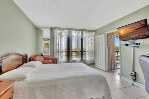 Copropriété à vendre à Boca Raton, Floride: 2 chambres, 126.81 m2 № 1222739 - photo 21