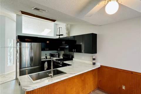 Casa en venta en Port St. Lucie, Florida, 3 dormitorios, 137.68 m2 № 991164 - foto 13