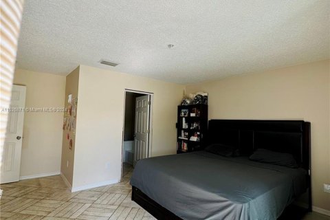 Casa en venta en Port St. Lucie, Florida, 3 dormitorios, 137.68 m2 № 991164 - foto 16