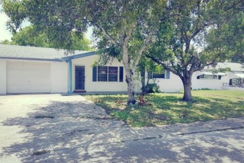 Casa en alquiler en Port Richey, Florida, 2 dormitorios, 105.72 m2 № 1370203 - foto 1