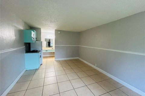 Condo in Orlando, Florida, 2 rooms  № 1370238 - photo 2