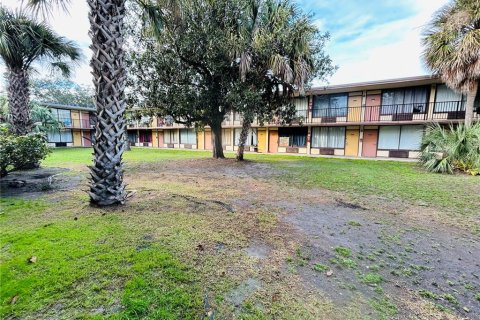 Condo in Orlando, Florida, 2 rooms  № 1370238 - photo 1