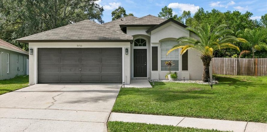 House in Tampa, Florida 3 bedrooms, 143.91 sq.m. № 1370239