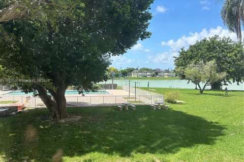 Copropriété à vendre à Miami, Floride: 2 chambres, 96.25 m2 № 1234813 - photo 29