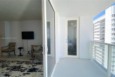 Copropriété à vendre à Hallandale Beach, Floride: 1 chambre, 89.19 m2 № 972598 - photo 22