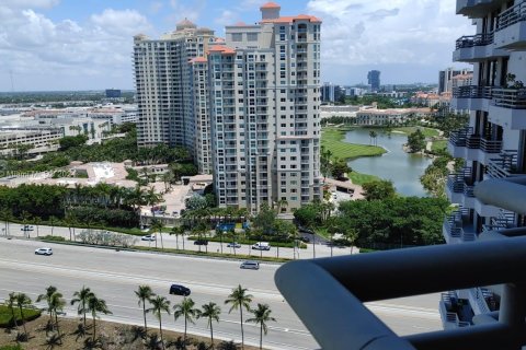 Condominio en venta en Aventura, Florida, 2 dormitorios, 102.56 m2 № 1331372 - foto 3