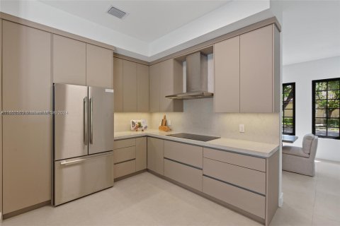 Casa en venta en Coral Gables, Florida, 4 dormitorios, 241.08 m2 № 1367267 - foto 9