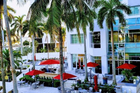 Condo in Fort Lauderdale, Florida, 1 bedroom  № 1159307 - photo 17