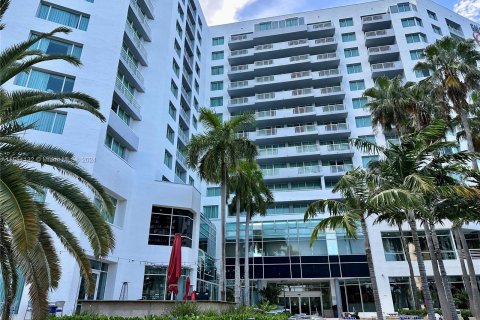 Condominio en venta en Fort Lauderdale, Florida, 1 dormitorio, 31.68 m2 № 1159307 - foto 2