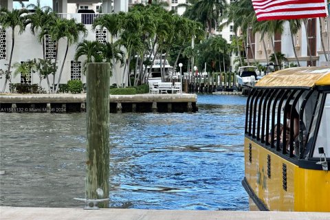 Condo in Fort Lauderdale, Florida, 1 bedroom  № 1159307 - photo 23