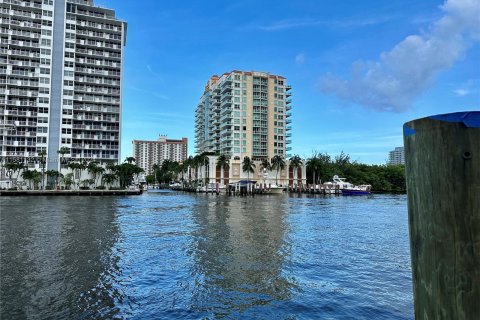 Condominio en venta en Fort Lauderdale, Florida, 1 dormitorio, 31.68 m2 № 1159307 - foto 12