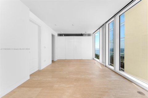 Copropriété à vendre à Surfside, Floride: 1 chambre, 188.68 m2 № 1159258 - photo 17