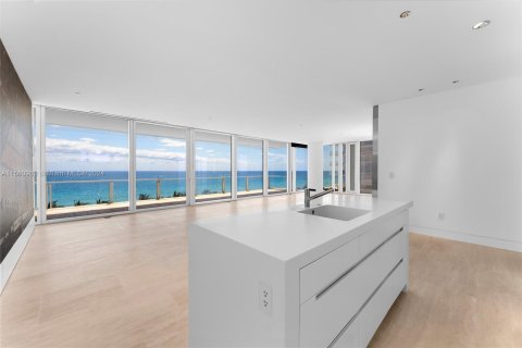 Copropriété à vendre à Surfside, Floride: 1 chambre, 188.68 m2 № 1159258 - photo 5