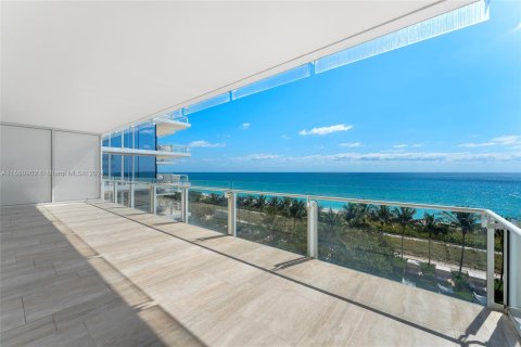 Copropriété à vendre à Surfside, Floride: 1 chambre, 188.68 m2 № 1159258 - photo 27