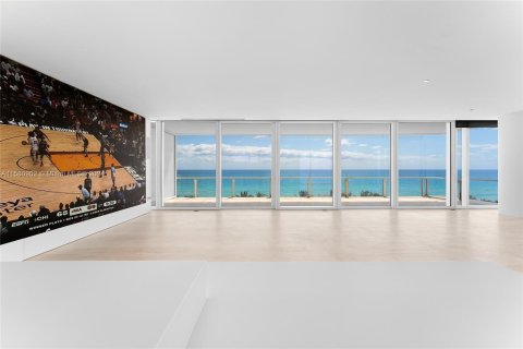 Copropriété à vendre à Surfside, Floride: 1 chambre, 188.68 m2 № 1159258 - photo 4