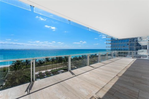 Copropriété à vendre à Surfside, Floride: 1 chambre, 188.68 m2 № 1159258 - photo 25