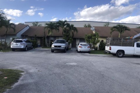 Condominio en venta en Lake Worth, Florida, 2 dormitorios, 78.97 m2 № 1101240 - foto 1