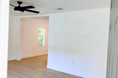 Casa en venta en Tampa, Florida, 2 dormitorios, 97.18 m2 № 1365039 - foto 3