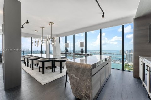 Condo in Miami, Florida, 3 bedrooms  № 1290886 - photo 3