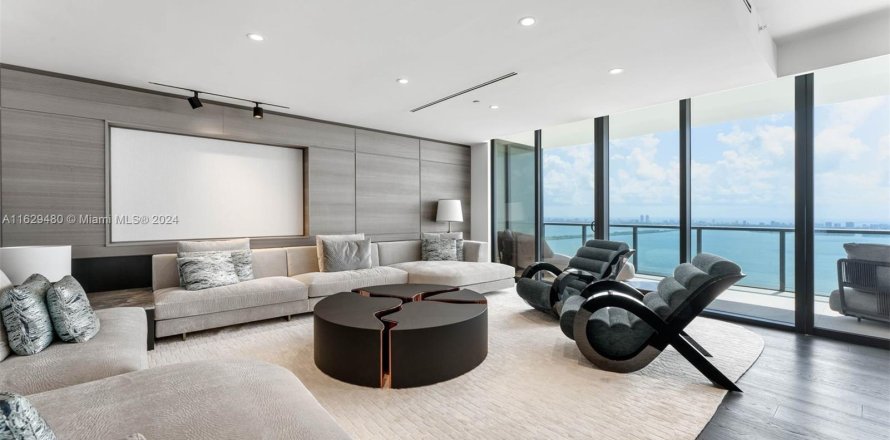 Condominio en Miami, Florida, 3 dormitorios  № 1290886