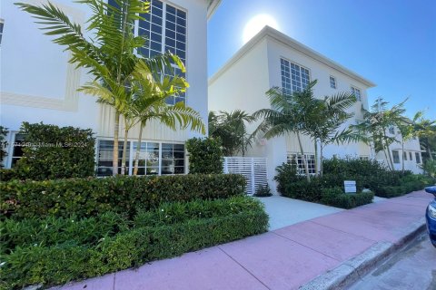 Купить коммерческую недвижимость в Майами-Бич, Флорида № 1127141 - фото 3