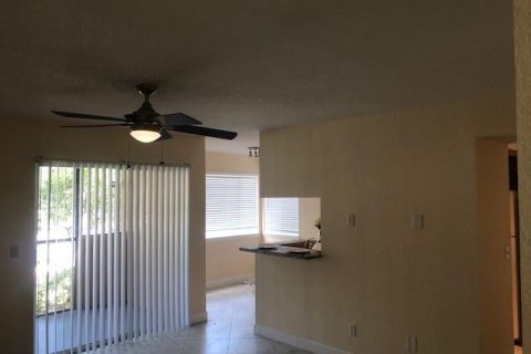 Condominio en venta en Pembroke Pines, Florida, 1 dormitorio, 71.72 m2 № 998427 - foto 9