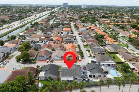 Casa en alquiler en Miami, Florida, 3 dormitorios, 161.28 m2 № 1394991 - foto 29