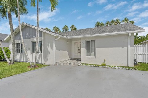 Casa en alquiler en Miami, Florida, 3 dormitorios, 161.28 m2 № 1394991 - foto 2