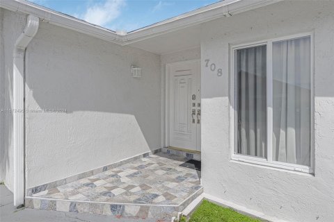 Casa en alquiler en Miami, Florida, 3 dormitorios, 161.28 m2 № 1394991 - foto 3