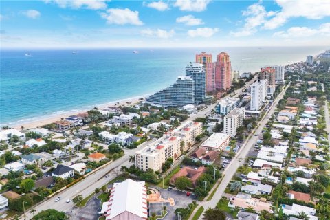 Condo in Fort Lauderdale, Florida, 3 bedrooms  № 996057 - photo 1