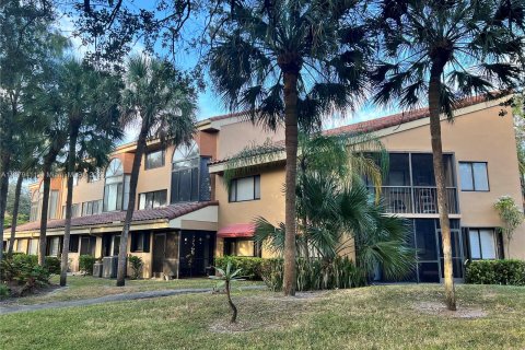Condominio en venta en Miami Lakes, Florida, 1 dormitorio, 78.97 m2 № 814738 - foto 1