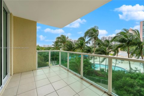 Condo in Aventura, Florida, 3 bedrooms  № 1427449 - photo 27