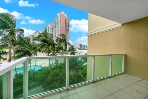 Condo in Aventura, Florida, 3 bedrooms  № 1427449 - photo 28